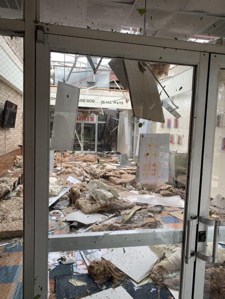 M00NBIG's tweet image. (not my pics, but my hometown.)

#helplakecharles please. we are without power, water, everything-

there's been hardly any non local media coverage and we desperately need help.

hurricane laura has left us devastated. please help us