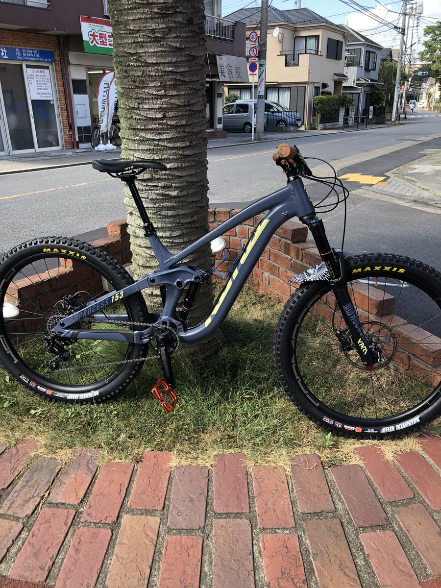 astbikes's tweet photo. 良いサウンドを奏でているホイールが欲しいと言う事でカーボンリムを使用した72ノッチハブ仕様軽量ホイルに交換し、チューブレス化で約1kg軽量化
#formosaam37
#maxxistires 
#miniondhf 
#konabikes
#process153
#astbikes
#astforest
#光が丘公園
#練馬
#成増
#板橋
#和光市
#秩父市 https://t.co/YXjr34aWyL