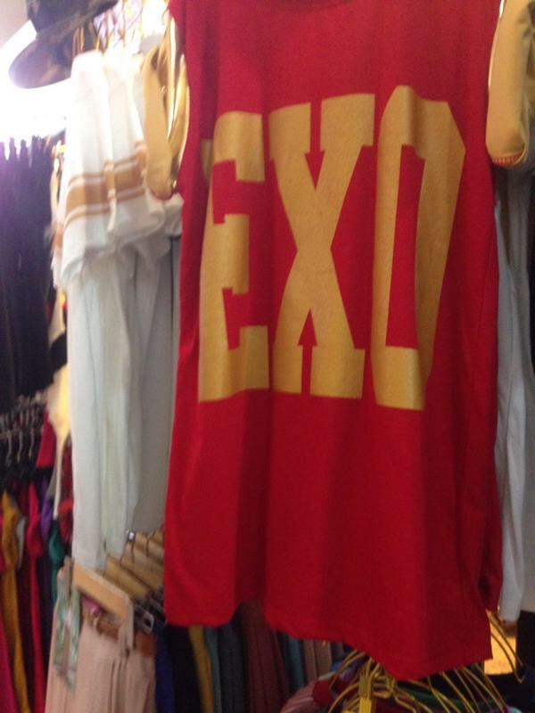 ไม่รู้นะคะแต่ยุคเอกโสเสื้อสกรีนexoแมสไปทุกหย่อมหญ้า5555555555