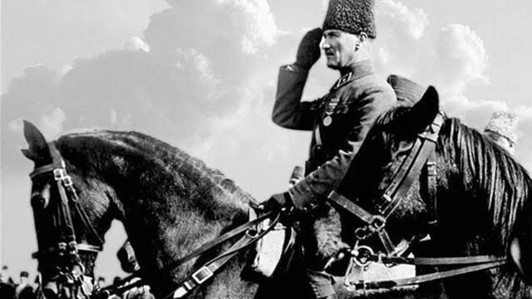 Başta Ulu Önderimiz Gazi Mustafa Kemal Atatürk olmak üzere özgürlüğümüz ve bağımsızlığımız için mücadele eden Mehmetçiklerimizi, Aziz Şehitlerimizi ve Gazilerimizi saygı, sevgi ve minnetle anıyorum. 

30 Ağustos Zafer Bayramı’mız kutlu olsun. 
#30AğustosZaferBayramı 🇹🇷