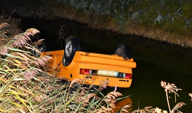 Hulpdiensten rukken massaal uit voor te water geraakte personenauto in Nieuwerkerk -..
