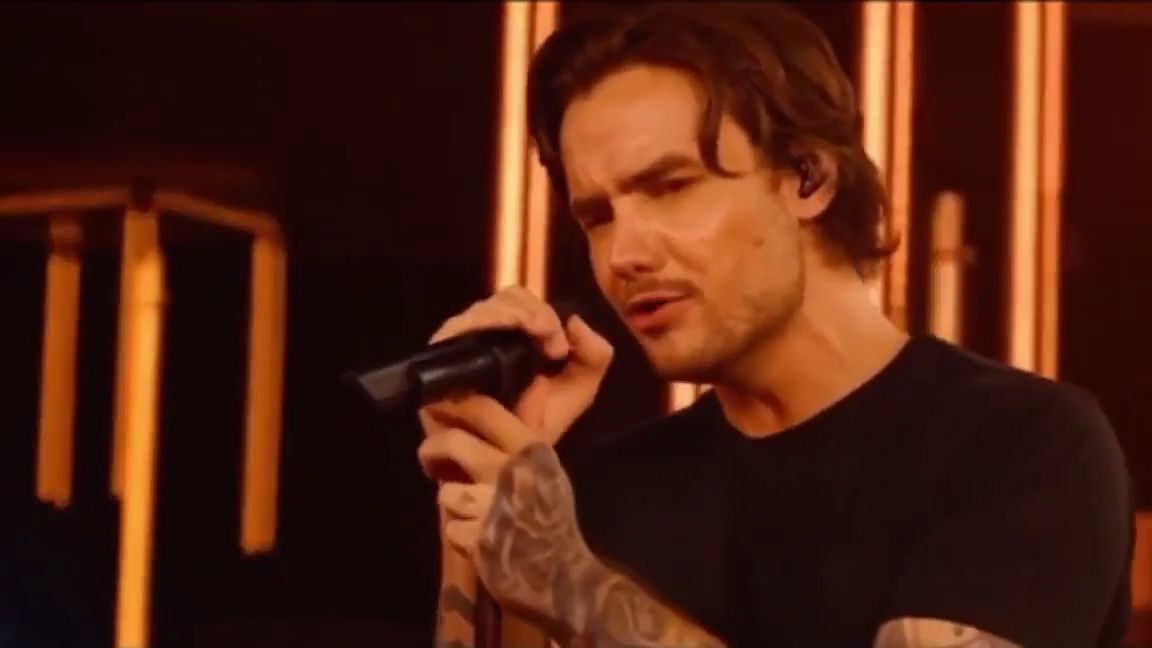 Pics_LPayne's tweet image. THANK YOU LIAM #lpshowact2