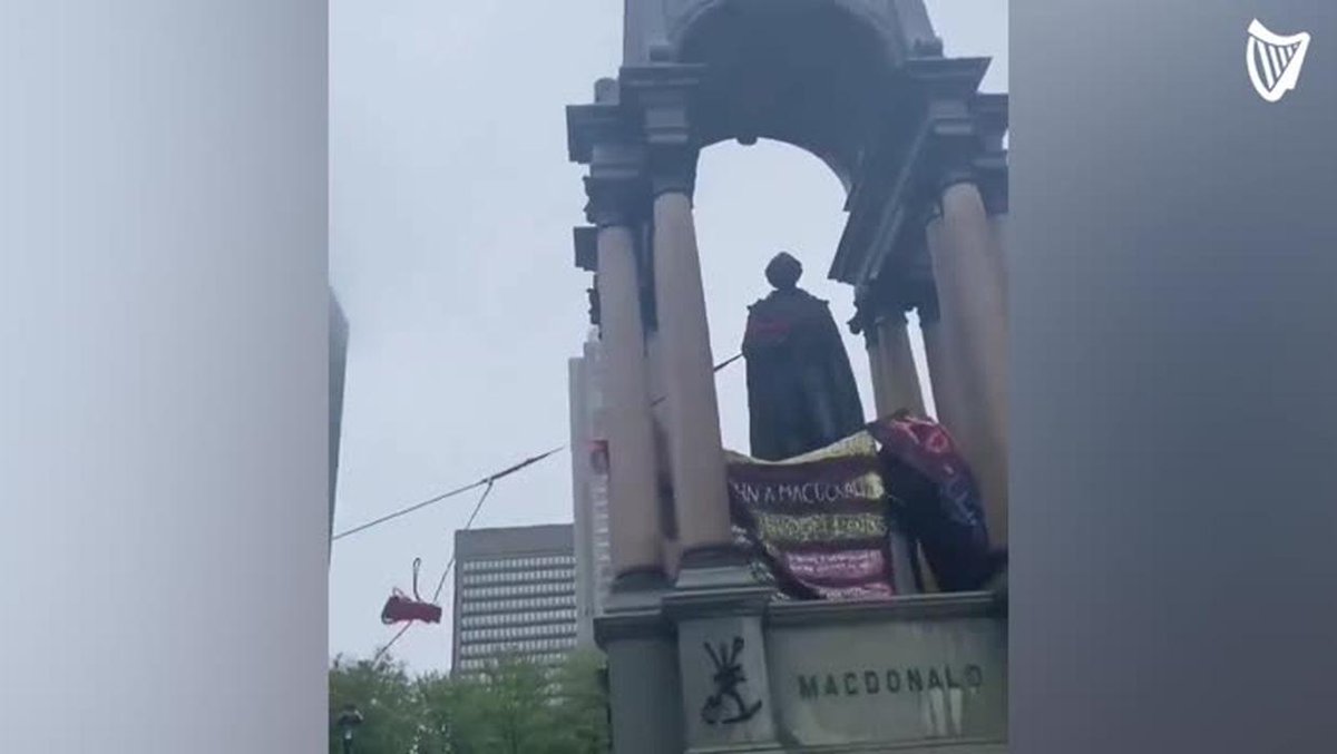 WATCH Statue of Canada’s first PM loses head as it is torn down by