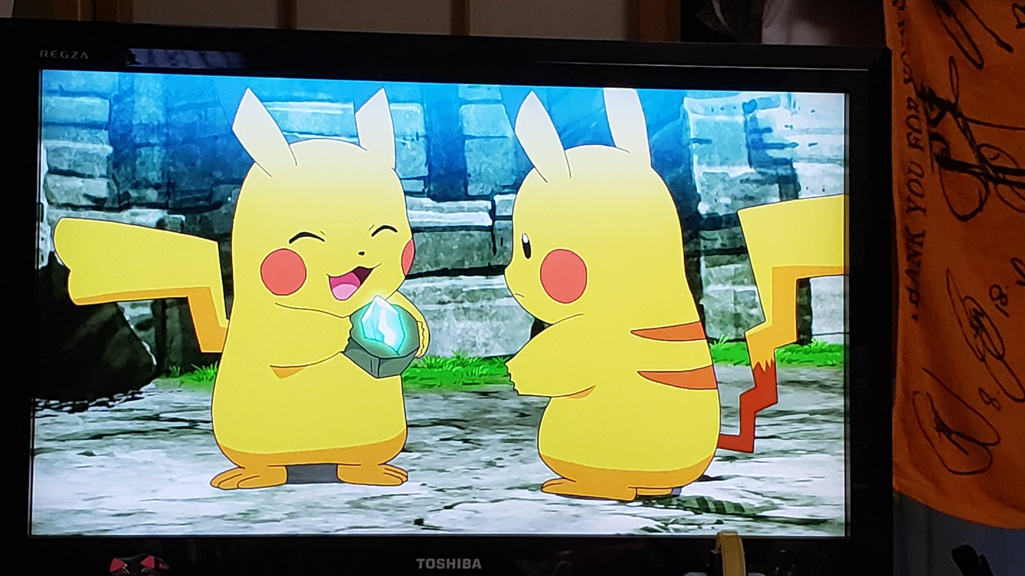 春恵 アニポケ ピカちゃんもピカチュウにかみなりのいしを勧めるが ピカチュウは当然断る ゴウはサトシのピカチュウがかみなり のいしを嫌がるのが不思議だった サトシのピカチュウは ピカチュウでいることに拘る子なのだ マチスのライチュウとの 春恵 アニポケ ピカちゃんもピカチュウにかみなりのいしを勧めるが ピカチュウは当然断る ゴウはサトシのピカチュウがかみなり のいしを嫌がるのが不思議だった サトシのピカチュウは ピカチュウでいることに拘る子なのだ マチスのライチュウとの