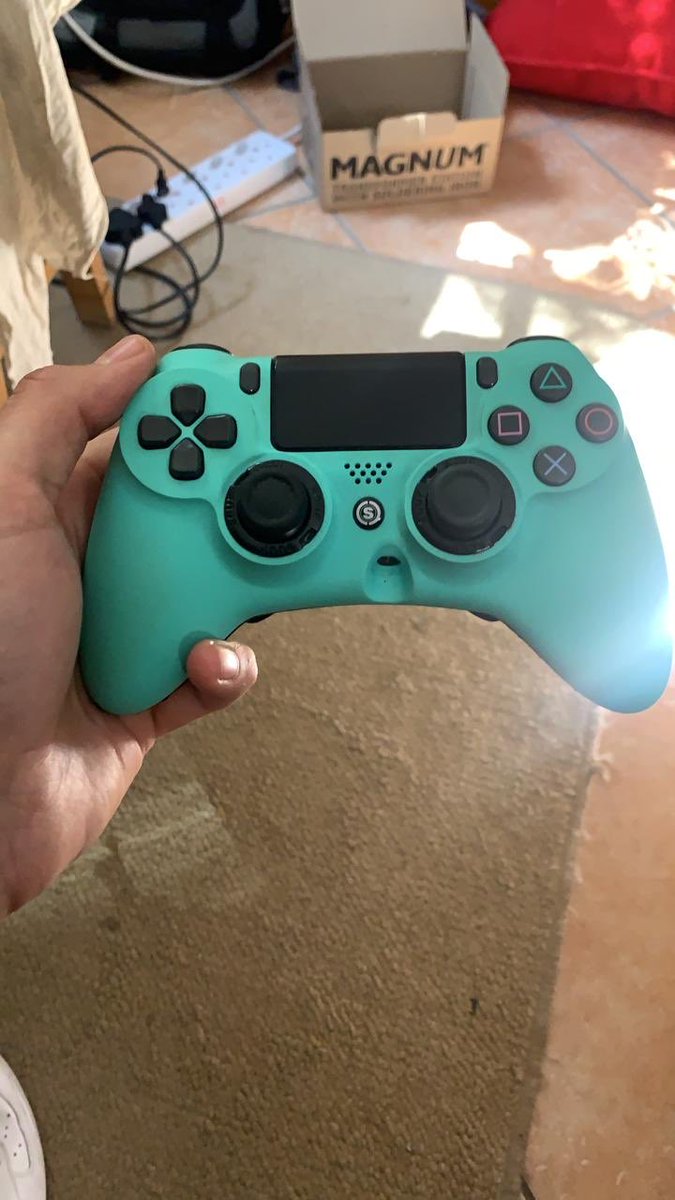 Finally got my SCUF! Looking sooooooo good. Big shout out to <a href="/Legend_SCUF/">Legend SCUF Repairs</a> for fixing it. Make sure to check them out if you need any repairs!