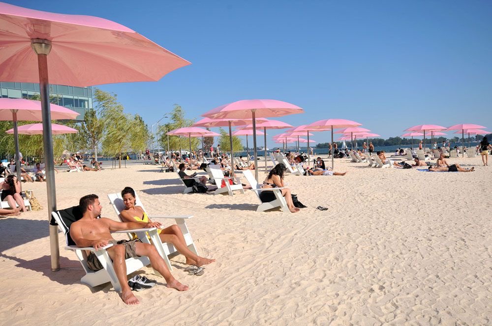 SPPlusToronto's tweet image. Another beautiful day ☀️ ⛅️ to be by the water 🌊 Have you been to #Sugarbeach 🏖 plenty of room for #SocialDistancing and we have parking nearby, find us here ➡️Parking.com/Toronto