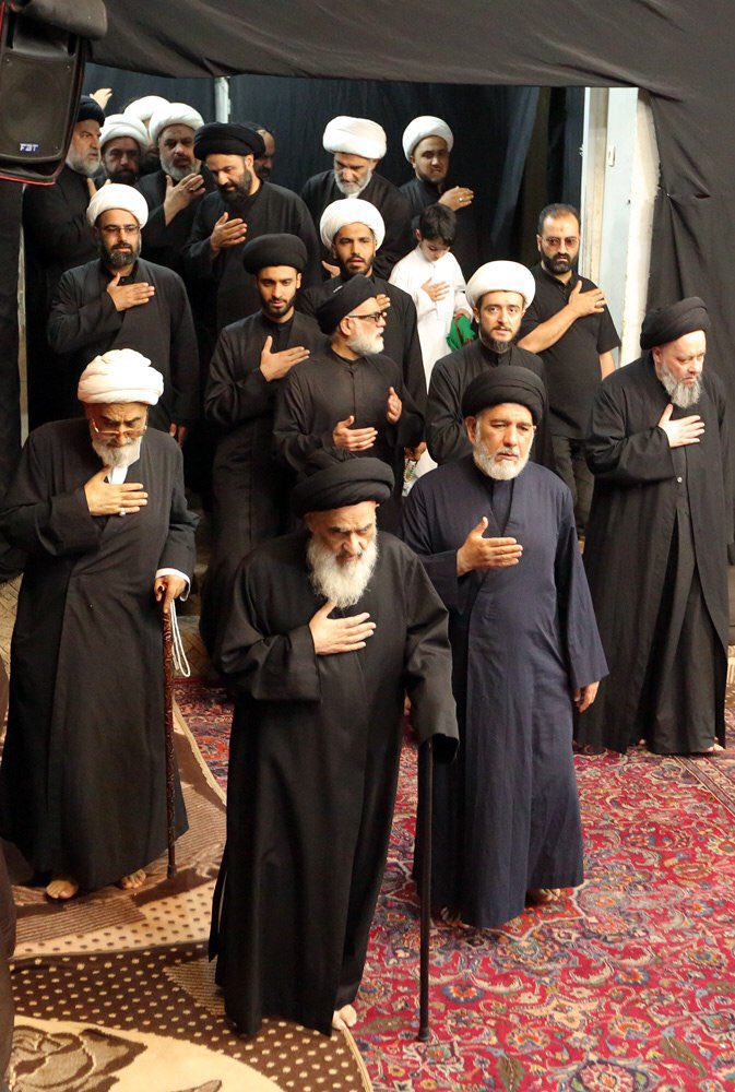 salshirazi's tweet photo. سماحة المرجع الشيرازي دام ظله يحضر حافي القدمين وبلا رداء في مجالس يوم عاشوراء https://t.co/cpVUyoxxdc