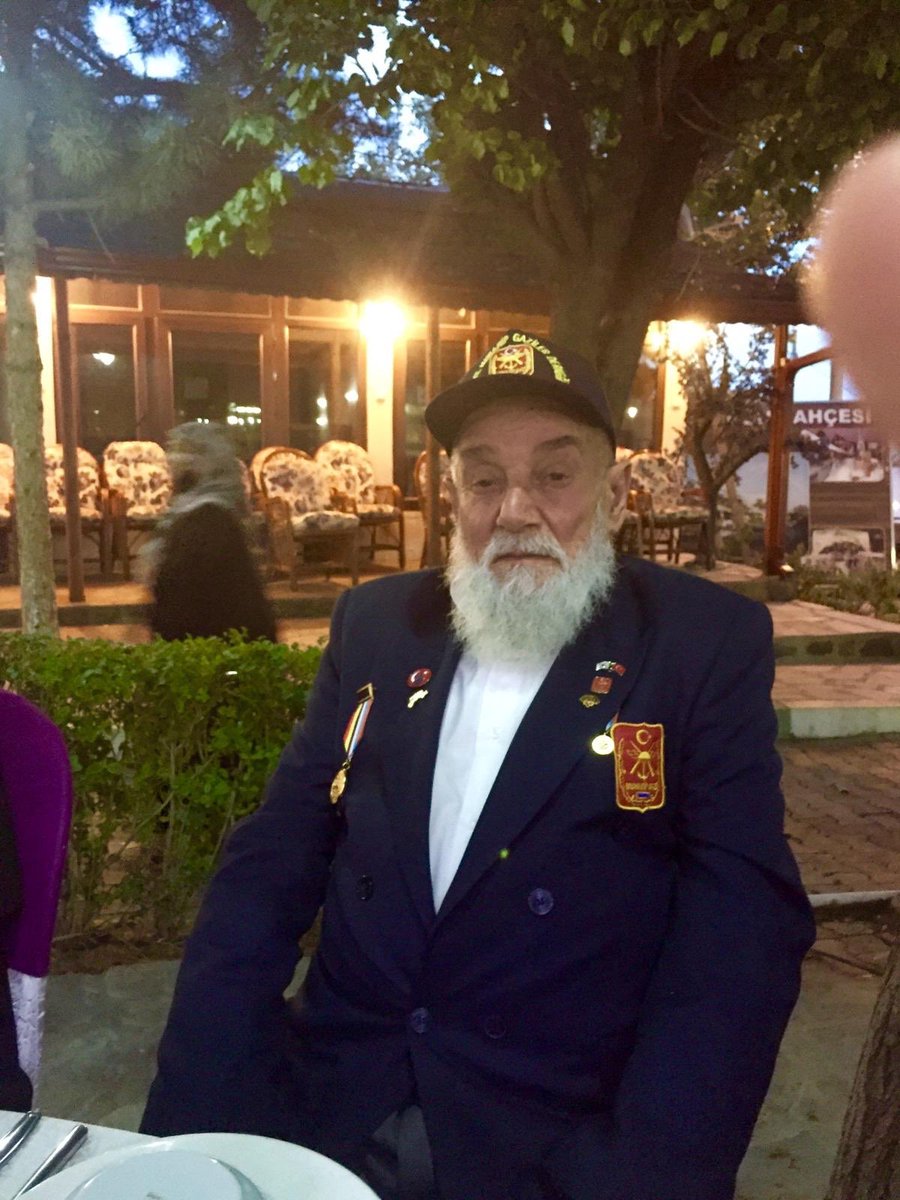 Konya Yaşayan en yaşlı kore gazisi dedemiz veli mutluerulu emanetini teslim etti.rahmeti ile muamele etsin yaradan.#velimutluerulu