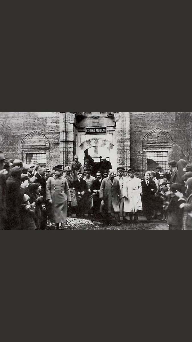 DovizEfe's tweet photo. #30AgustosZaferBayramimizKutluOlsun #MustafaKemalATATURK #Atamizindeyiz #ZaferBenimDiyebilenindir #TarihSeninZaferSenin 🇹🇷🇹🇷 https://t.co/s0tNODD9Jw