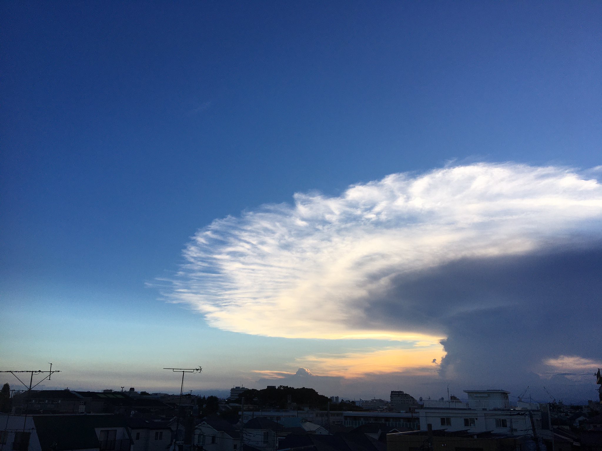 あぁ しらき 不思議な雲 綺麗だなぁ 今日の空 不思議な雲 初めてみた T Co S6qpd2eubc Twitter あぁ しらき 不思議な雲 綺麗だなぁ 今日の空 不思議な雲 初めてみた T Co S6qpd2eubc Twitter