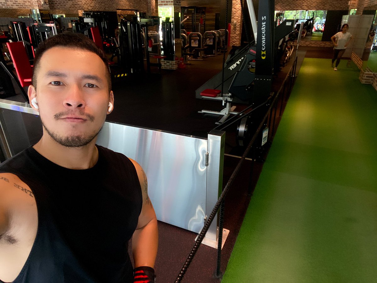 週末都沒人要運動😂