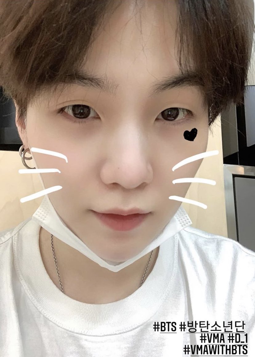 KITTY PLS THIS IS EVERYTHING,,, AGAIN THE STARE IS JUST AMAZING