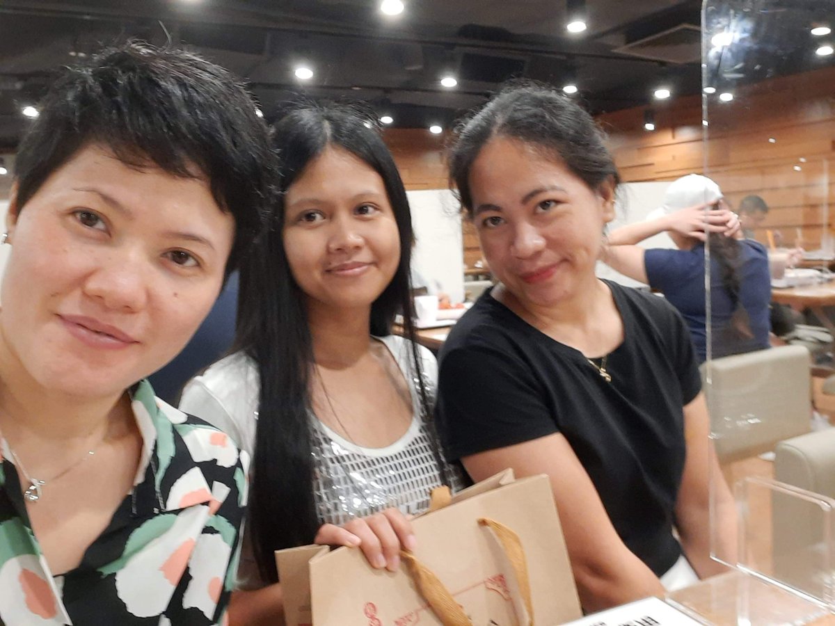 OfficialWLJDHK's tweet photo. Yung napakalayo pa ng birthday ni Nadine pero naghanap-hanap na kami ng handa para sa celebration, hindi excited yung gagastos dyan hahaha @gragla1980 https://t.co/xyBcXnQ10W
