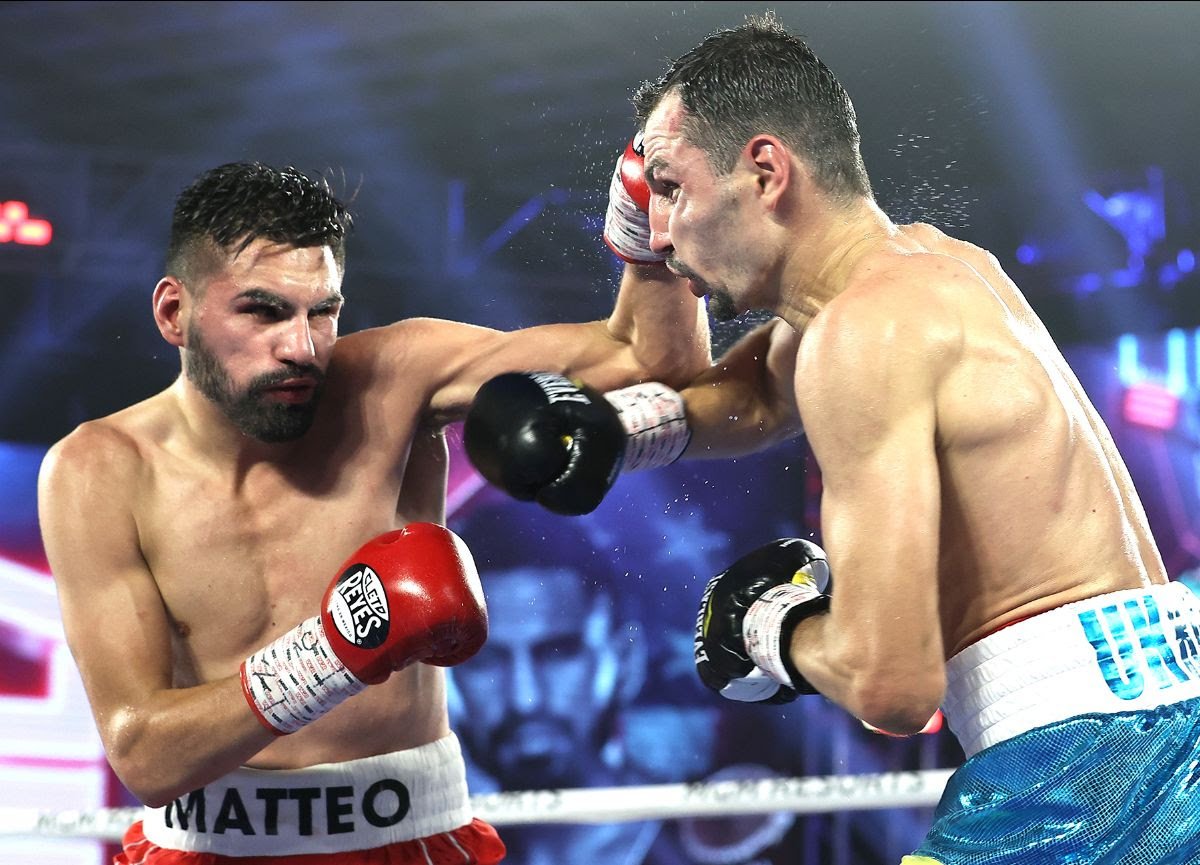 boxingnews24's tweet photo. Boxing Results: #JoseRamirez defeats #ViktorPostol https://t.co/xIVTopjnxs https://t.co/M8bXM4eWuv