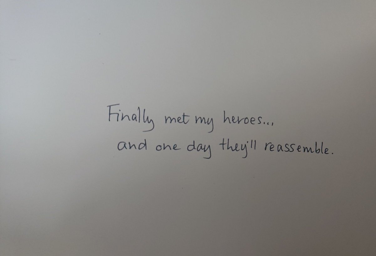 😭