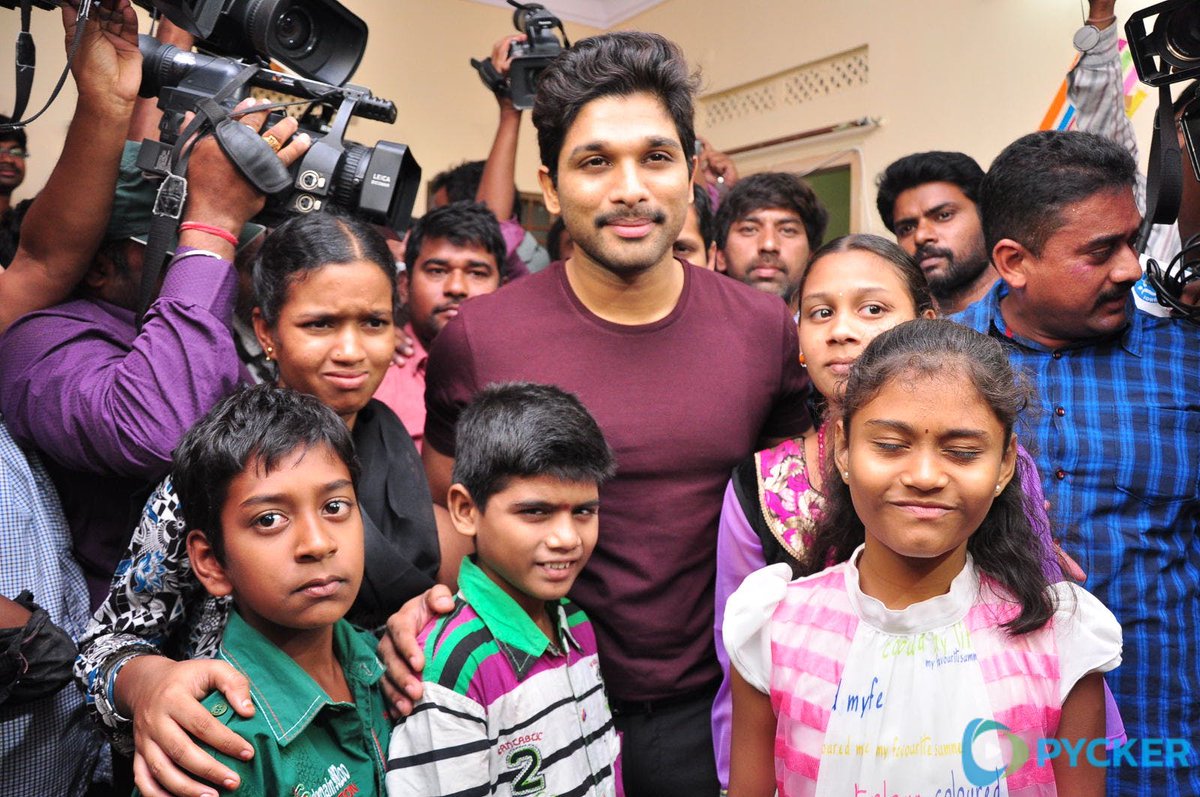 AkshayStylishs1's tweet photo. #IndianStyleIconAlluArjun https://t.co/zWrp93mUDR