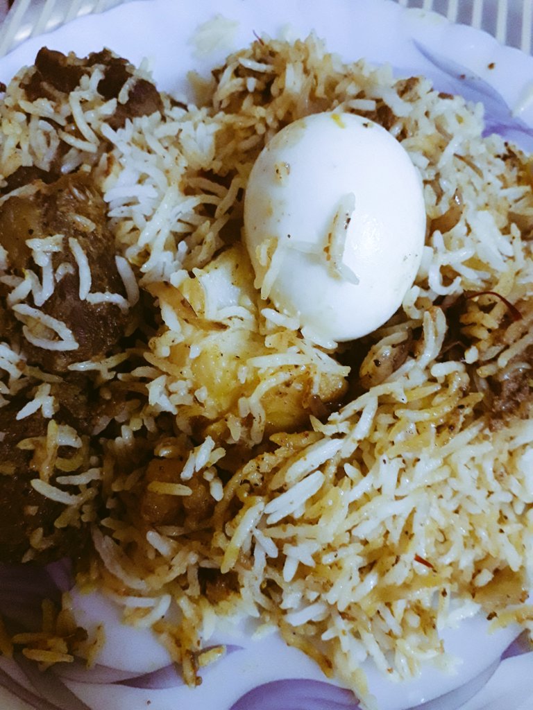 HawkerHomemade's tweet photo. #MuttonBiriyani 😍 #SundayLunch #SundayFunday #mouthwatering #deliciousfood #cooking #cookingathome #enjoylife #food #foodpics #foodloversspace 😊😊😍😍😍😍🤤🤤🤤🤤🤤🤤🤤 https://t.co/pbGseoCwus