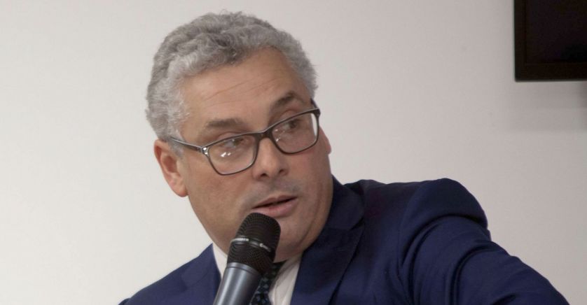 FrotChristophe's tweet photo. Rdv ce mardi pour (#InSideCab) sur @CABWebTV mon invité : @Emdupuy président de l’Institut Prospective et Sécurité en Europe @ipse : Secrétaire national chargé des affaires étrangères du parti @lescentristes. https://t.co/N3QFTKFs0w