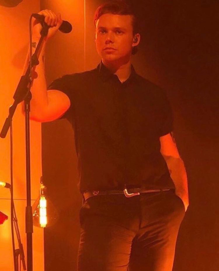 jufr_calm's tweet image. Red team Master; Ashton Irwin #STREAMNITSW