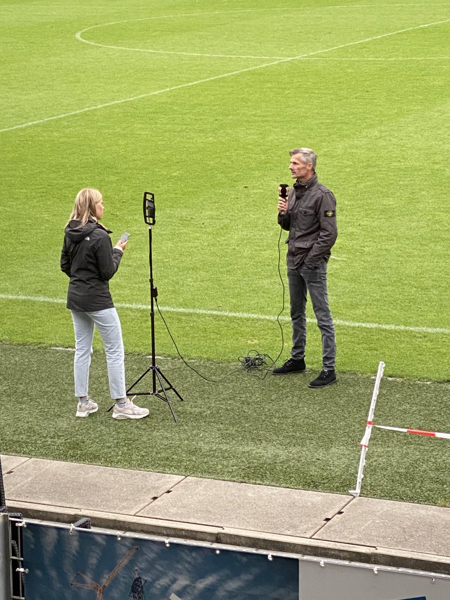 wilfredjanssen's tweet photo. Ff vragen wat de trainer er van vond. #dorgae β¦@ilsejanssen19β© https://t.co/mNaOiNz0Ad