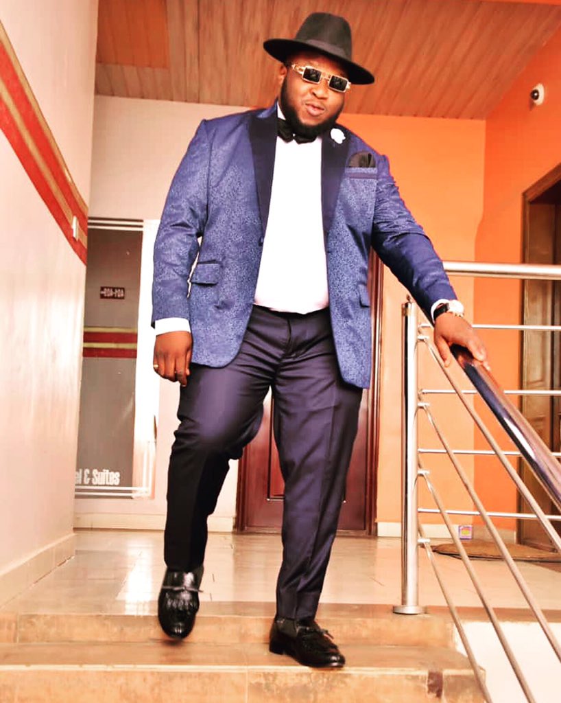 Stessors's tweet image. Are you feeling “inTUXicated” already?? 
Our Tuxedos game are on another level! 

Tux: Stessors 
Shirt: Stessors 
Hat: Stessors 
Tie and cuff link: #StessAccesories 

📸: @adesolaabdulphotography 

#StessorsClothingCo✂️ #Stessors #Tux #StessTux