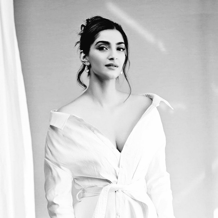 Quote with:Overrated performance-Underrated performance-Film you wish she hadn& #39;t chosen-Genre you want -Director on your wishlist-You can choose only one for each