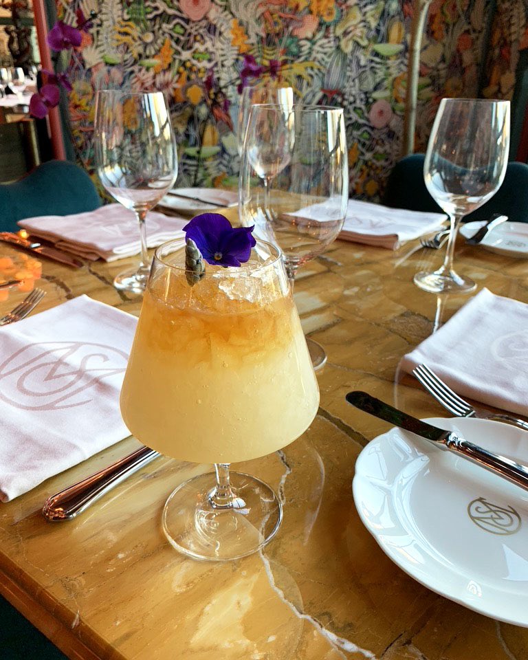 STARRrum's tweet photo. ‘MAI TAI’ 🌺
@STARRrum #nationalMAITAIday #cocktailoftheweek
THE MAYFAIR SUPPER CLUB at BELLAGIO #lasvegas
@themayfairlv @bellagio
@mgmresortsintl #allSTARRcocktails #VEGAS #allSTARR #rum #STARRrum
✨field to bottle, single estate rum made by hand in mauritius✨ https://t.co/DEhWCmIJuj