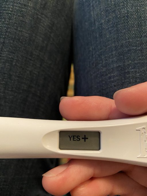 I DID IT!! I&rsquo;m going to have a baby!!! WHOOOOOOO!!!!! *dances* https://t.co/bnv7JZIT7X