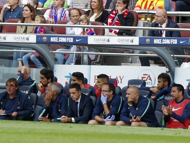 Pour couronner le tout, lors du match de championnat contre l’Atletico en fin de saison, ultra décisif pour le titre, Xavi démarre sur le banc et n’entre qu’à la 77ème minute..En vain, le Barça perd le titre et termine une année blanche voire noire..