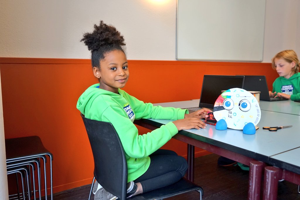 Ook de laatste week van #Zomercampus010 was weer een succes! Wij willen iedereen bedanken voor zijn of haar inzet voor dit bijzondere project. Maar bovenal danken wij de kids voor de positiviteit en energie die zij ons iedere dag weer hebben gegeven 💚💙 #Rotterdam #Onderwijs010