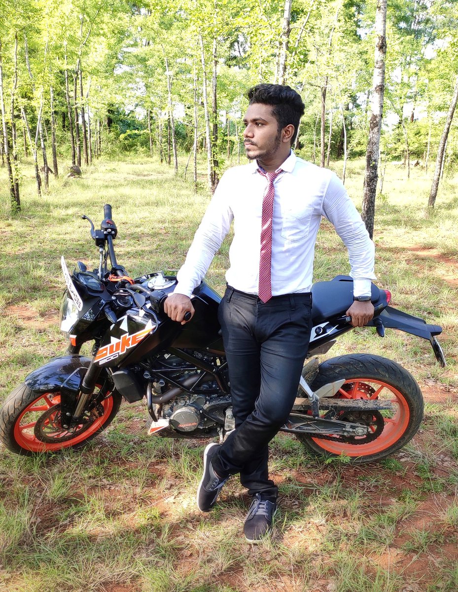 maheyokabilan's tweet photo. In the past, people were born royal. Nowadays, royalty comes from what you do.👑
#duke #ktm #maheyokabilan #royal https://t.co/FuduASiDy9