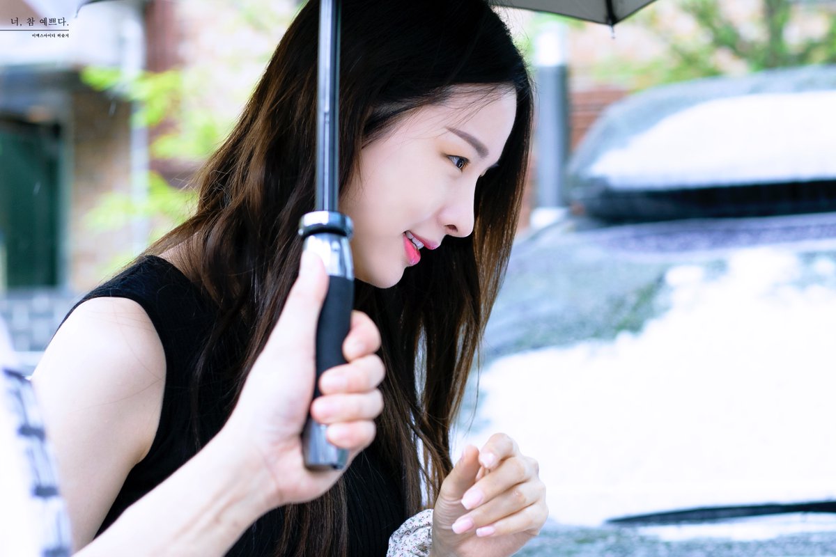 PrettyU_0110's tweet image. [200727] #EXID #솔지
♥️
#솔지찡만봐
#이엑스아이디 #허솔지 #solji 
#오늘따라비가와서그런가봐 #RainsAgain
( @Solji__Official )