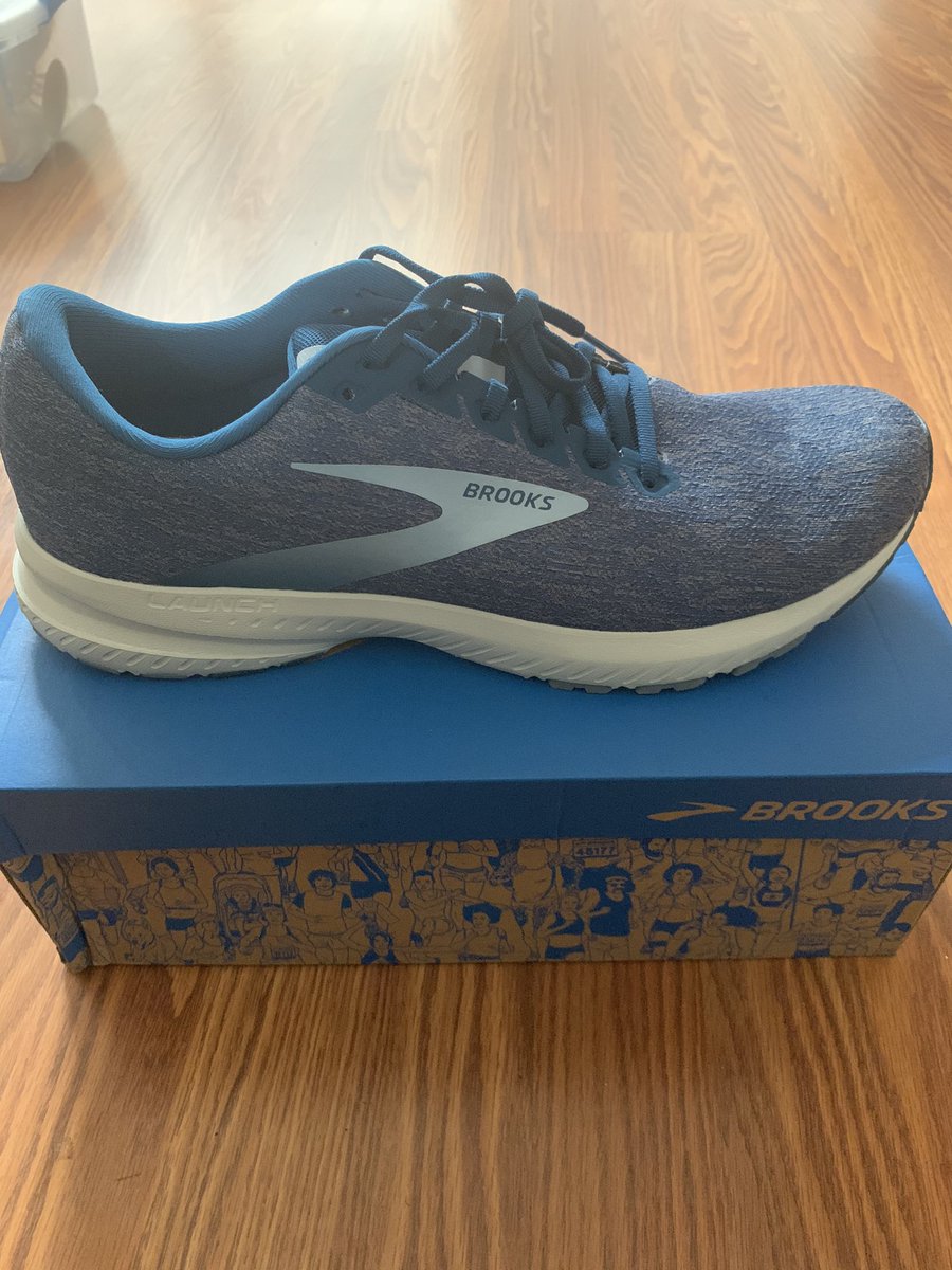 Kwray54's tweet photo. Itโs so hard to say to goodbye to yesterday. Over 300 miles put on these shoes. Sending them to that Big Under Armour in the sky. Introducing the newbies picked out by the wifey Brooks Launch 7. Leggo! #NewTread #CushionRun #NewRunningShoe https://t.co/xzrh7SOl6x