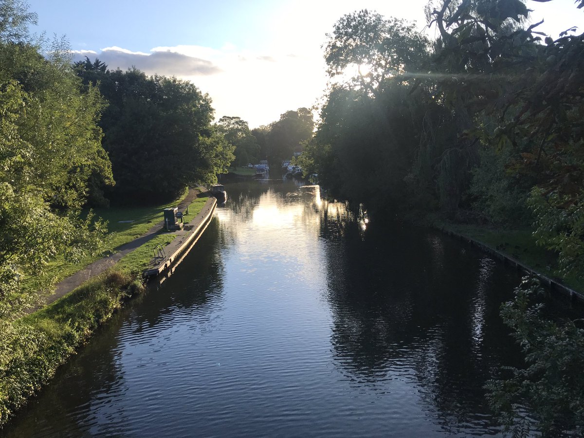 thames_walk's tweet photo. The early riser caught the best of the day today. These photos of Hurley, Bisham Abbey and Marlow were all taken before 8am. Cloudy now.
#thamespath
#thamespathNT https://t.co/YhvL6H3Lka