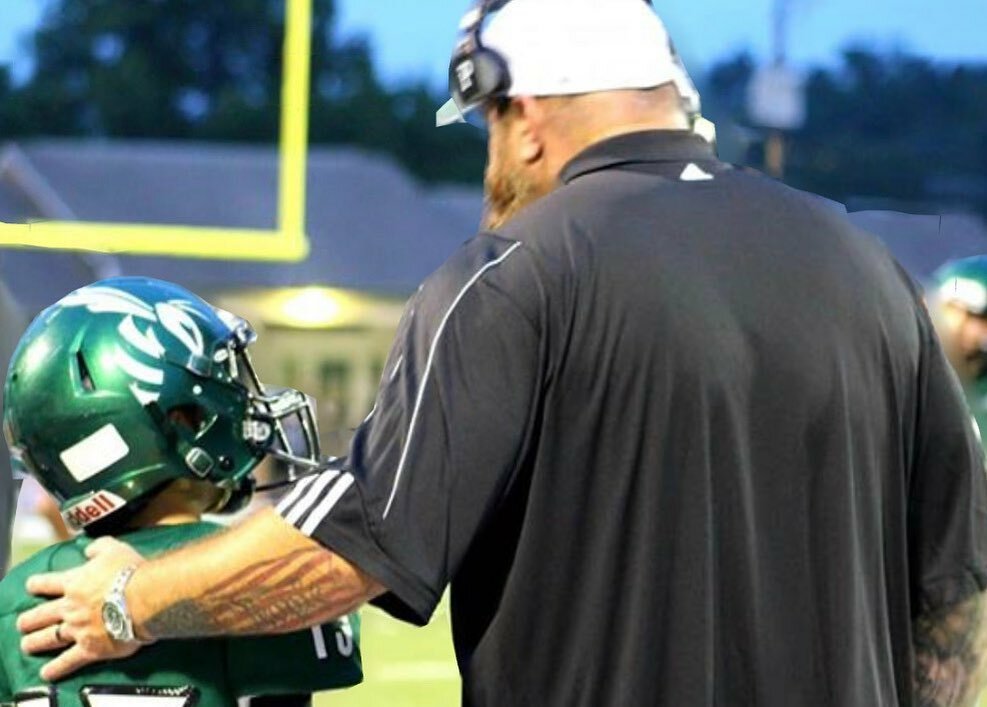 BertUnderwood75's tweet photo. I feel so fortunate to get to do this with Stone and Austin. #football #coaching #family #cartermac #hornets #thankful #blessed https://t.co/DsTaEpNe7l https://t.co/5cErivL3xv