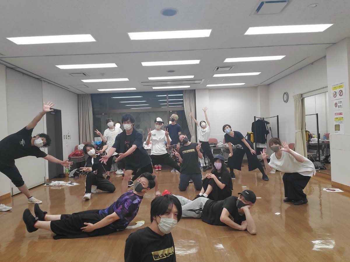 kagopii's tweet photo. 最近YouTubeの事ばっかりでしたが、今日は一日中踊り狂ってきました！
OJO企画絶賛激熱状態です😂
明日動けないかもしれません。
しっかりと対策をしつつ心底楽しんで頂けるよう頑張ってるよ！

てかマスクで踊るのハンパねえ🕺

こんな御時世ですが、年に一度のお祭り騒ぎ是非遊びに来てください😂 https://t.co/Hp73ntaBM0