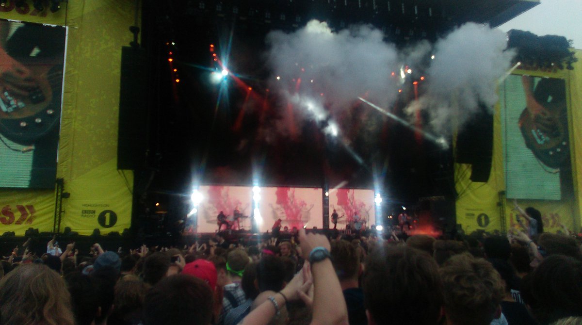Big Emo Paperweight (@theotherguymatt) on Twitter photo And today's <a href="/OfficialRandL/">Reading & Leeds Fest</a> viewing starts off with the incredible <a href="/bmthofficial/">Bring Me The Horizon</a> show! Subbing to Metallica is never an easy task but this set from 2015 really showed their potential as future headliners 🤘😁🤘
It's only a matter of time now before they take that step up #RandL20 And today's <a href="/OfficialRandL/">Reading & Leeds Fest</a> viewing starts off with the incredible <a href="/bmthofficial/">Bring Me The Horizon</a> show! Subbing to Metallica is never an easy task but this set from 2015 really showed their potential as future headliners 🤘😁🤘
It's only a matter of time now before they take that step up #RandL20