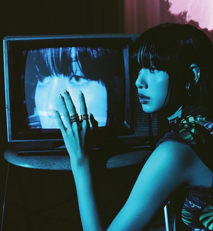 miumiuenergy's tweet image. Lisa for Vogue Korea, march 2020