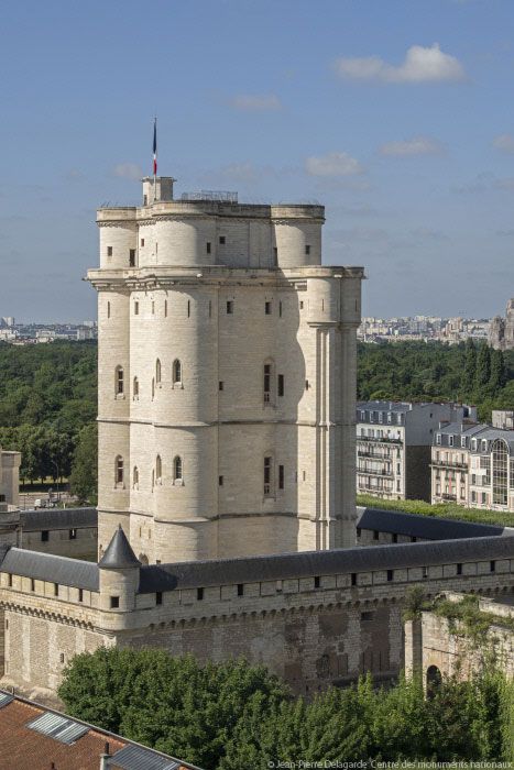 leCMN's tweet photo. Laissez-vous envoûter au château de #Vincennes 😍 Le 6 septembre, profitez d’une performance poétique suivie d’une visite guidée du donjon ➡ https://t.co/u2gG9TbovP https://t.co/nJuoOEIcXh