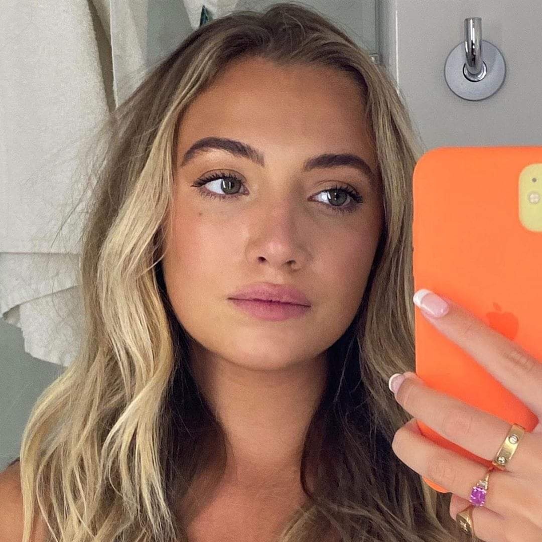 Louise (@louisemichellx) on Twitter photo 