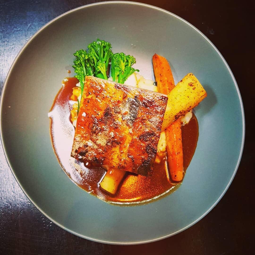 Today’s Sunday Special - Irish rare breed pork belly, cooked slowly over charcoal, smoked garlic champ, roast root vegetables and chicken gravy. And we’re showing <a href="/Munsterrugby/">Munster Rugby</a> v <a href="/connachtrugby/">Connacht Rugby</a> too!
