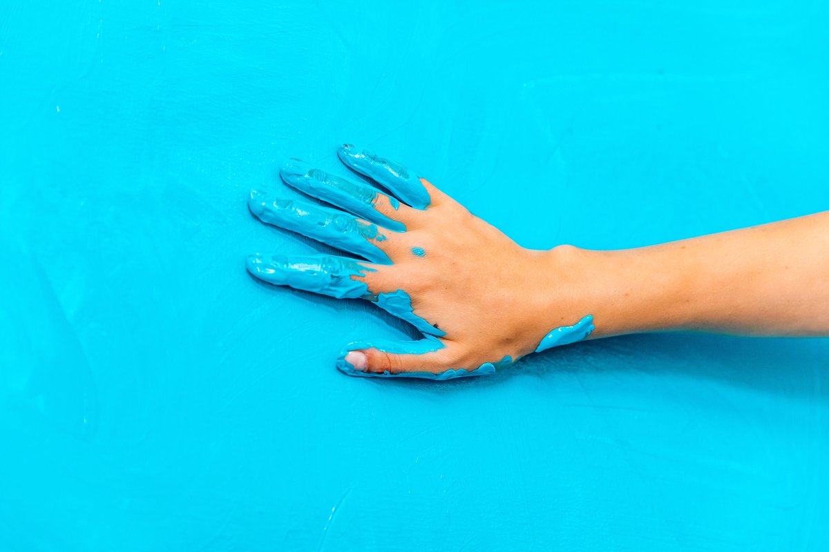 YoJolene's tweet photo. Sometimes I use my hands as pencils. 
We finger paint when we are kids &amp; when we become adults we seems to forget that we were once children. 
📸@dvshotz ⠀⠀
•⠀⠀
•⠀⠀
•⠀⠀
•⠀⠀
•⠀⠀
#art #design #artistsofinstagram #contamporaryart #abstractart #interiordesign https://t.co/uvNTNikYZG