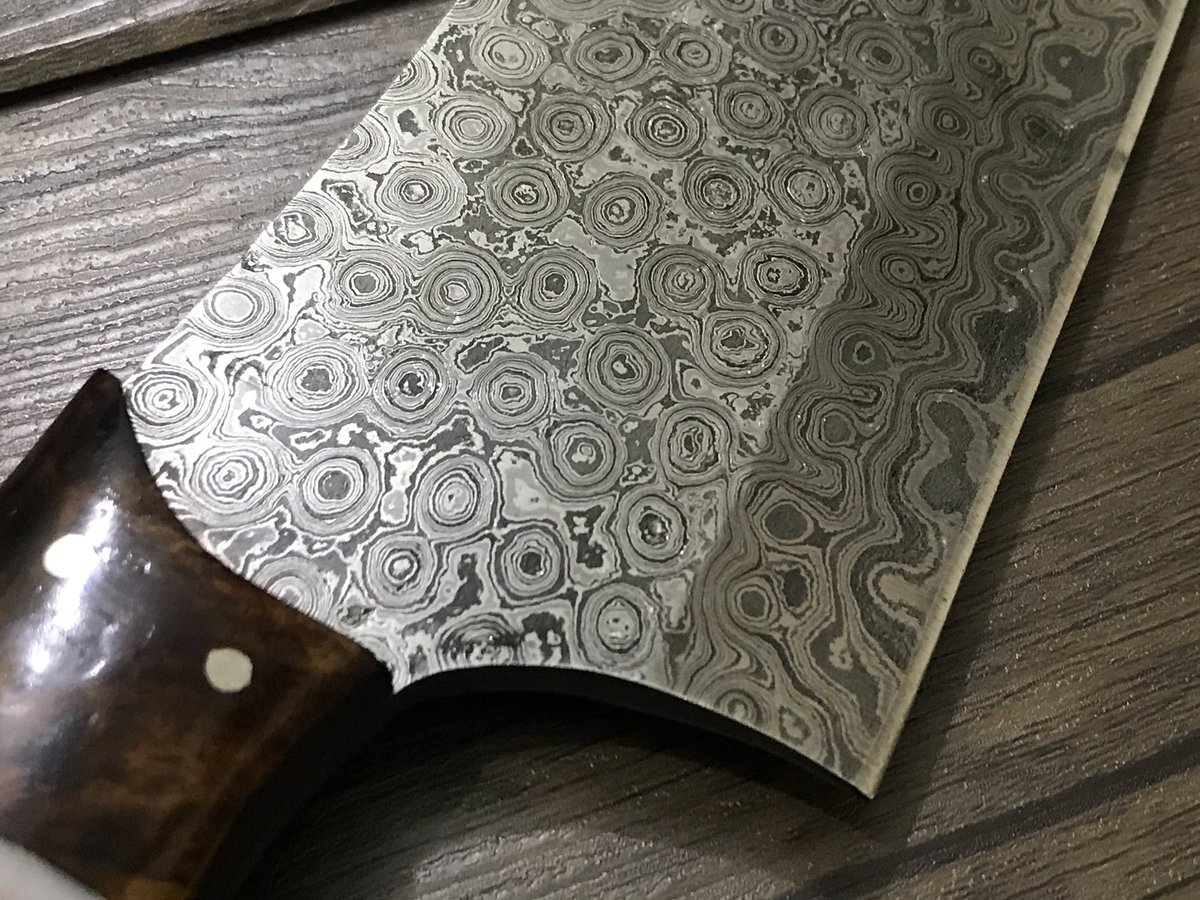 TurtleBladez's tweet photo. Damascus Steel cleaver knife 12.0" wooden Handle 
✅ Quality 100% 
#grill #chefknife #fish #fishlover #steak #kitchen #food #bbqlovers #chefknives #canada #damascusknife #knifesale #knifelover #handmade #knifemakers #cleaver #cheflove #handmadegift #damascussteel #chefgear https://t.co/hjsmAgv8OM