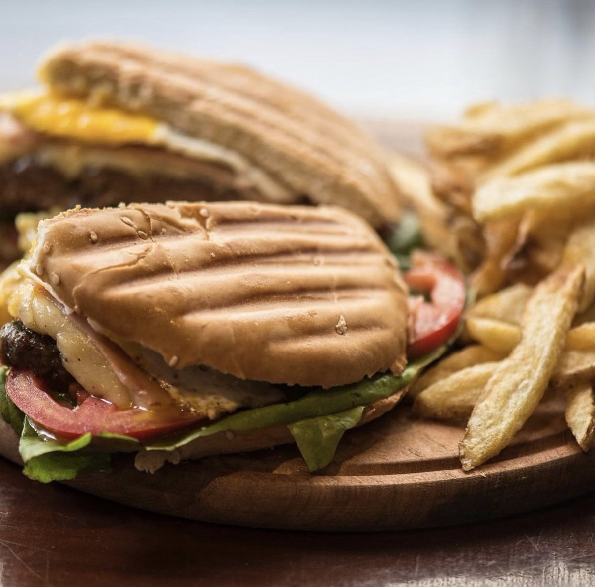 Sanguche con 🥖 sin TACC
Tenemos varios opciones sin gluten, papas fritas, provoleta, los adicionales como jamón cocido y queso
🛑 La sucursal de Palermo Hollywood esta cerrada por mudanza. Nos estamos mudando enfrente.Pronto reabriremos🎉