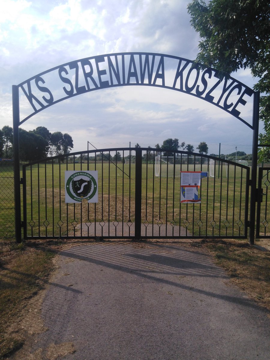 LKSGalicja's tweet photo. Szreniawo! Koszyce! Jesteśmy i zagrajmy dobry mecz.
⚽⚽💪 https://t.co/IlW5KOCtMA