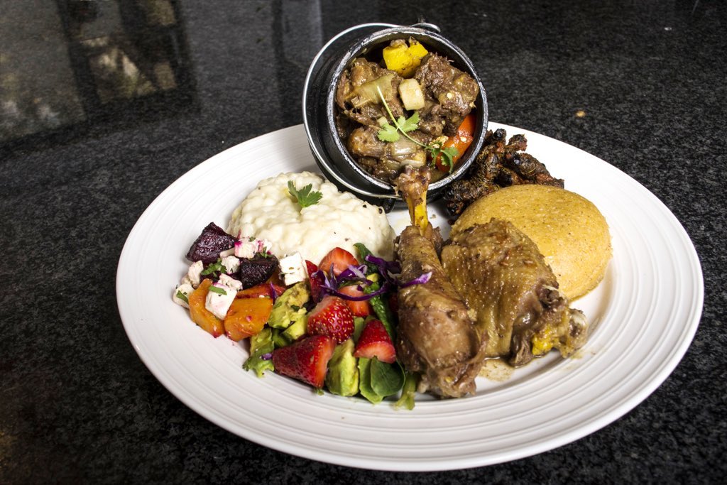 lastraph1's tweet image. Go ntsere nako gore ke wela kae....ne go se bonolo😇.. Mme hela ke wetse hah🤔presentation number1
#Severalcolours
#BattleOfTheCarols