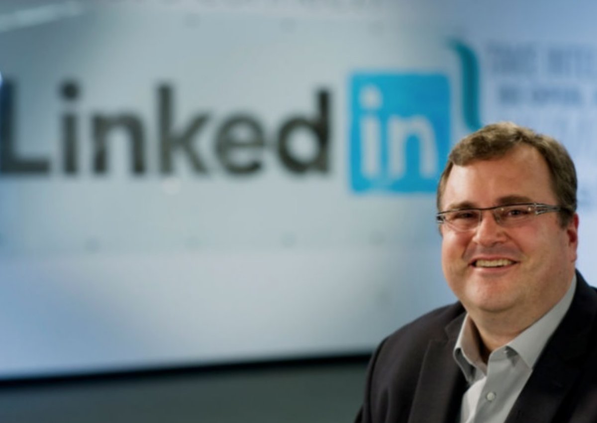 LinkedIn adalah salah satu jaringan profesional terbesar yang ada didunia saat thread ini dibuat, foundernya adalah Om Reid Hoffman dkk.dan saat ini member yang terdaftar lebih dari 660 juta..dari berbagai industri yang ada diseluruh dunia..It’s a B2B gold mine..