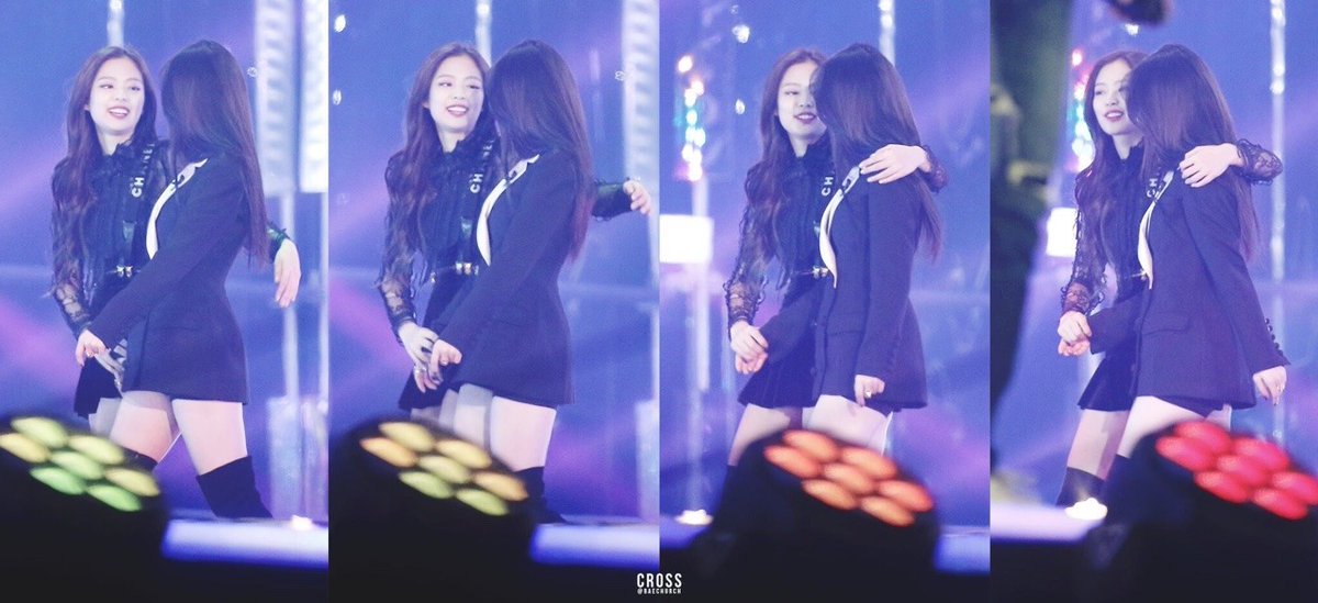 rubyrvs's tweet photo. están las lindas amistades y después la de irene y jennie🥰🥰 https://t.co/nYFJaEH8r5
