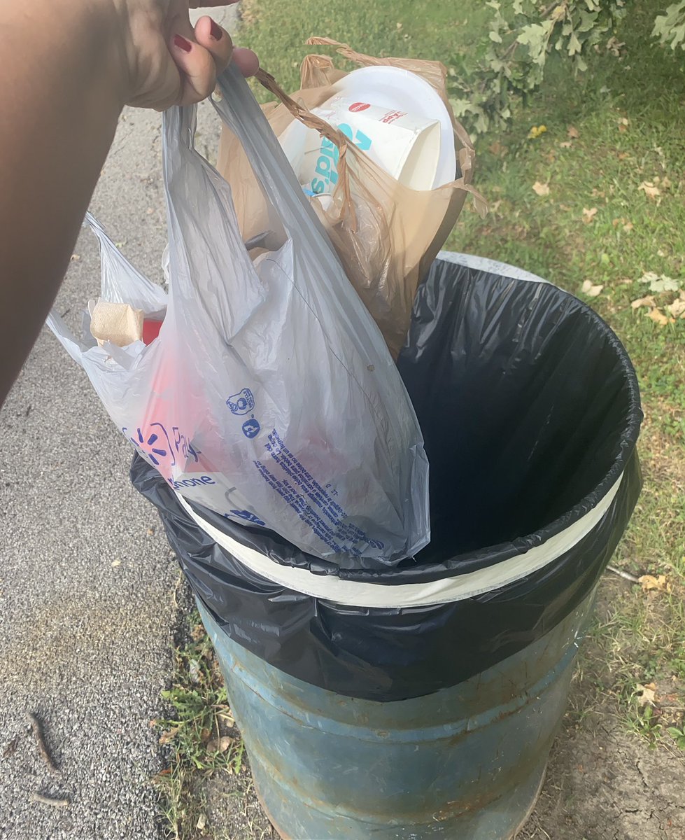 kajk193's tweet photo. I have no problem picking up trash when I’m walking the park but I refuse to pick up dirty masks #dobetter https://t.co/gNPd6LR5yw