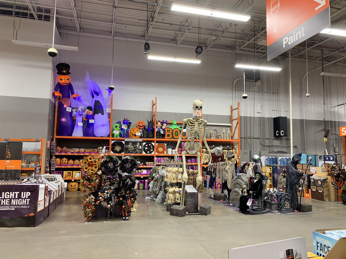 jdducres's tweet photo. Greetings from 703  wishing you a spooky Halloween season 🎃 👻Thank you to Chris, @TracyAlward @MICAHBARNETT and the D28 team for the great execution while our MET partners keep us in stock at the CB DC! @michaelcobbs06 @RSalemi @deborah_rambo https://t.co/4zZly7suP3